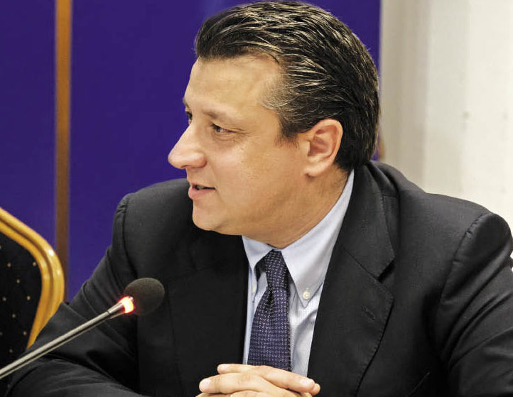 Δερμιτζάκης: Η λύση στον συνωστισμό και τις ουρές είναι ο κόφτης στα sms