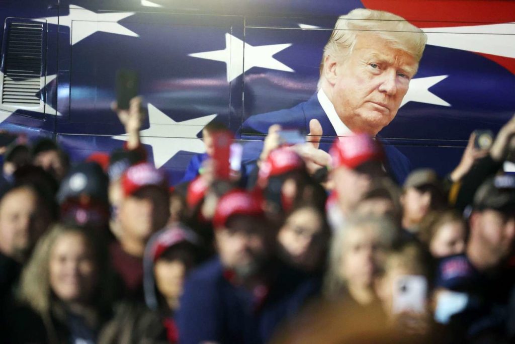 201103-think-donald-trump-se-1118a_6891a4a85dec69b0f5b8d0e2ec29fc22