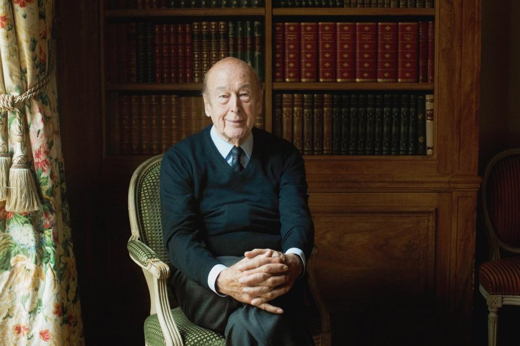 Valery-Giscard-Estaing-dans-bureau-domicile-personnel-Paris-11-janvier-2013_1_1400_853