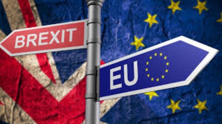 Brexit: Στον αέρα οι Ευρωπαίοι που περιμένουν άδεια εγκατάστασης στη Βρετανία