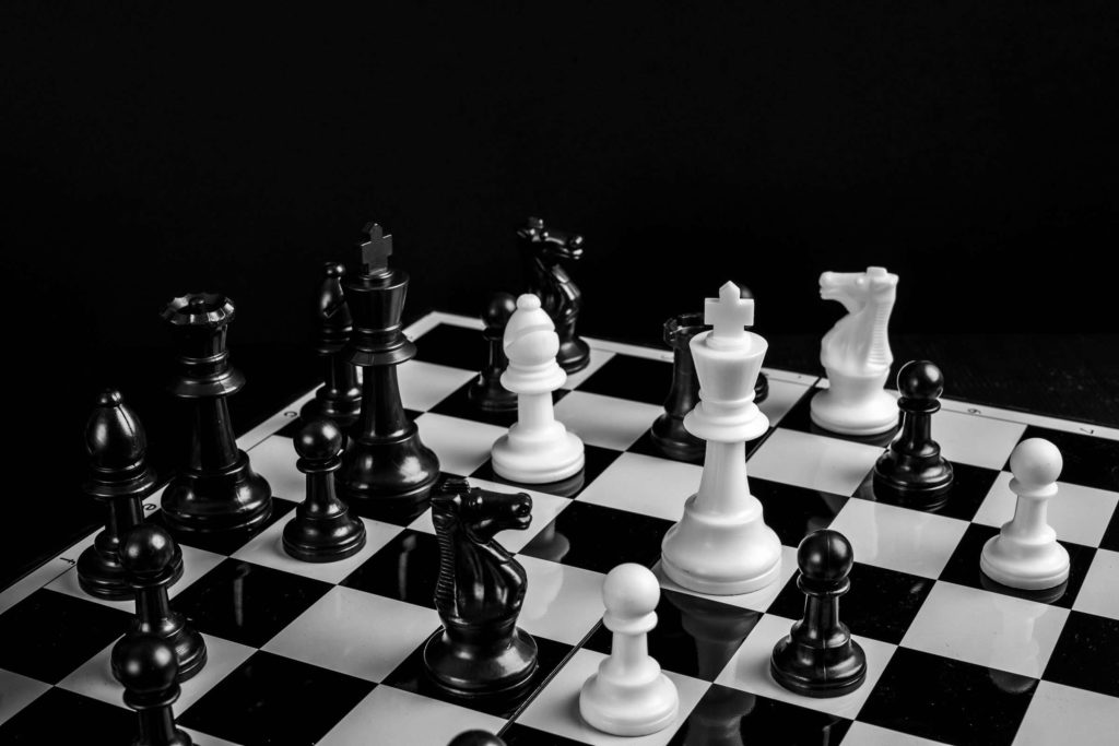 business_chess_1200074974