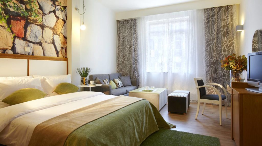 city-hotel-thessaloniki-junior-suite-city-view