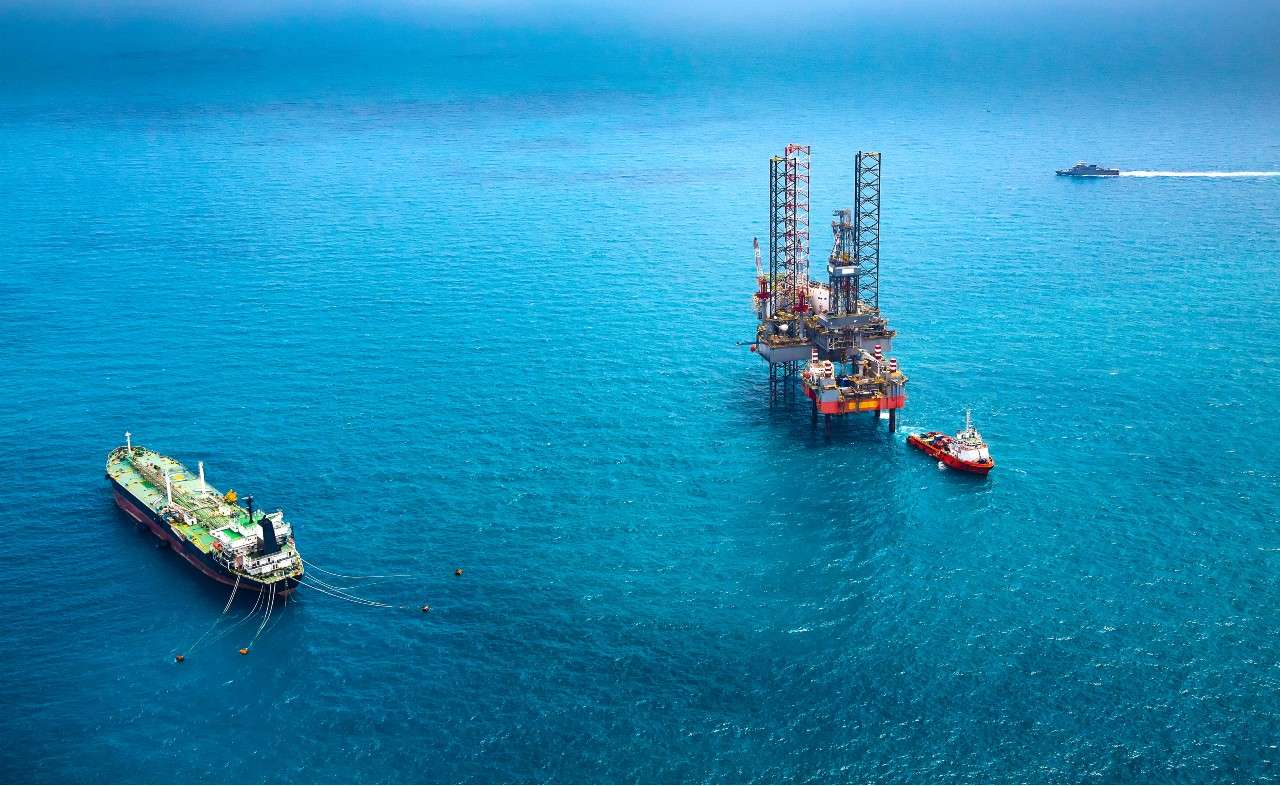 offshore-oil-rig-platform-gulf-from-aerial-view (1)