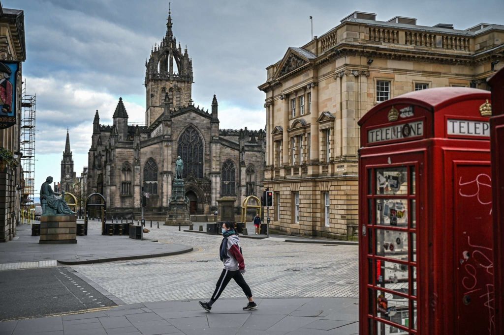 00SCOTLAND-VIRUS04-superJumbo