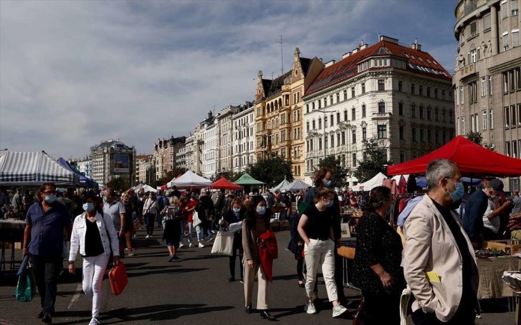 ALLAGI TIPOU MASKAS STIN AUSTRIA