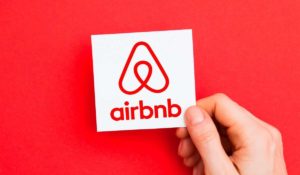 Airbnb: Ακυρώνονται όλες οι κρατήσεις στην Ουάσιγκτον