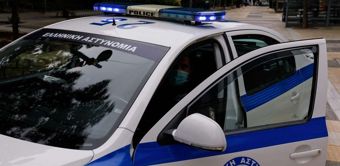 6 ανήλικοι έκλεψαν 1.200 ευρώ από μια γιαγιά