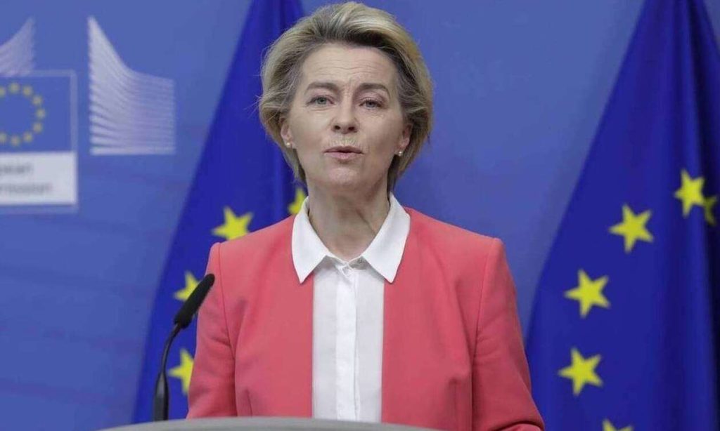 Μήνυμα στα… ελληνικά από την Κομισιόν για την εκταμίευση 728 εκατ. στην Ελλάδα