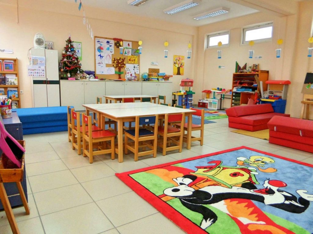 Νέα αντιβακτηριδιακά κρεβάτια στα ολοήμερα νηπιαγωγεία των Χανίων