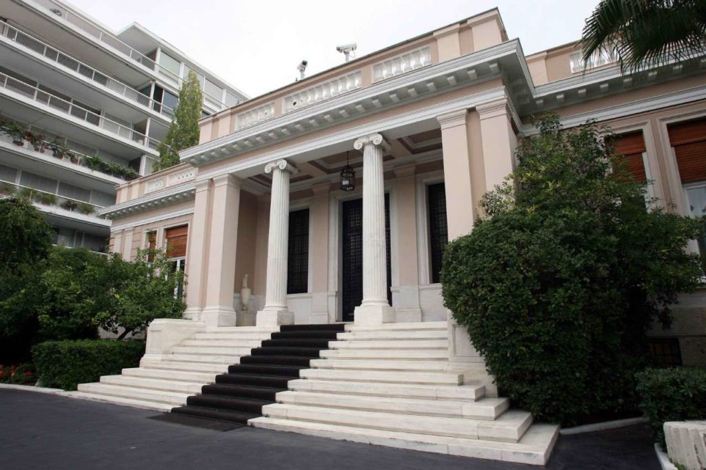 Der Standard: Ο ανασχηματισμός Μητσοτάκη πυροδοτεί σενάρια εκλογών