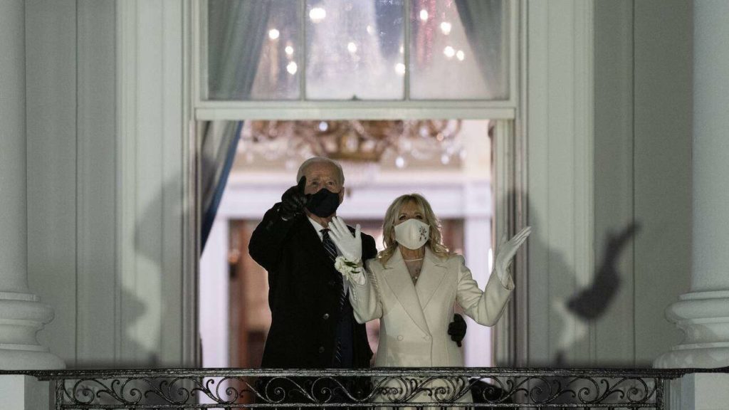 Οι πρώτες μέρες των Μπάιντεν στον Λευκό Οίκο