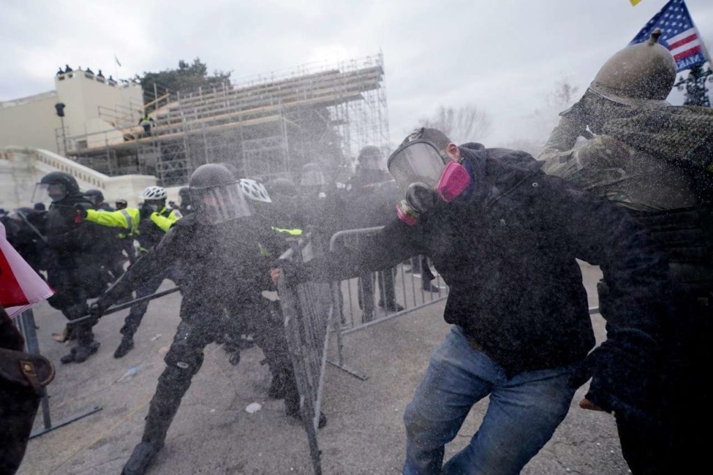 Στις 68 έφτασαν οι συλλήψεις από την εισβολή στο Καπιτώλιο
