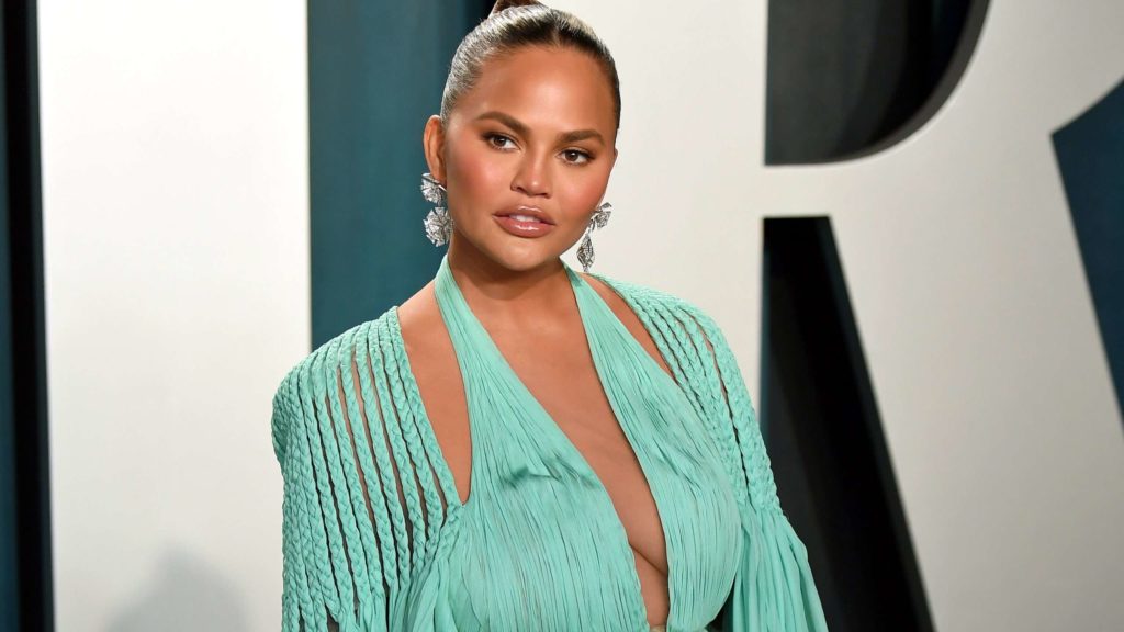 chrissy-teigen (1)