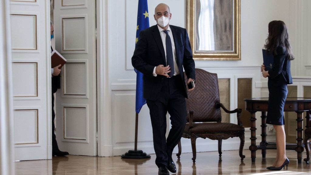 Δένδιας