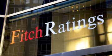 Fitch: Ανάπτυξη 6% το 2021, αλλά και προειδοποίηση αστάθειας