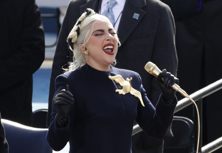 Η Lady Gaga τραγούδησε τον Εθνικό Ύμνο των ΗΠΑ