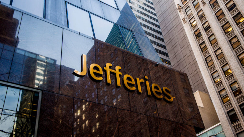 Jefferies: Εκρηκτική αύξηση στις επιχειρηματικές χορηγήσεις στην Ελλάδα