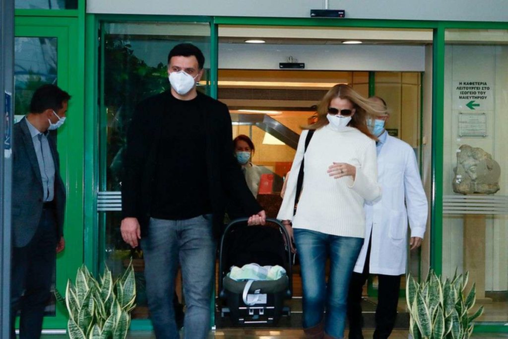 Τζένη Μπαλατσινού – Βασίλης Κικίλιας: Αυτά είναι τα ονόματα που θα πάρει ο γιος τους