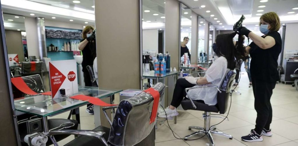 Γεωργιάδης: Προς άνοιγμα και τα κομμωτήρια και τα καταστήματα νυχιών