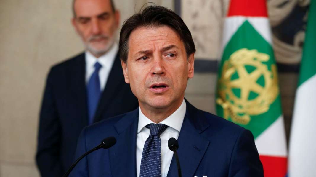Ιταλία: Ο Κόντε ψάχνει στήριξη και συμμάχους για να μην πέσει η κυβέρνηση