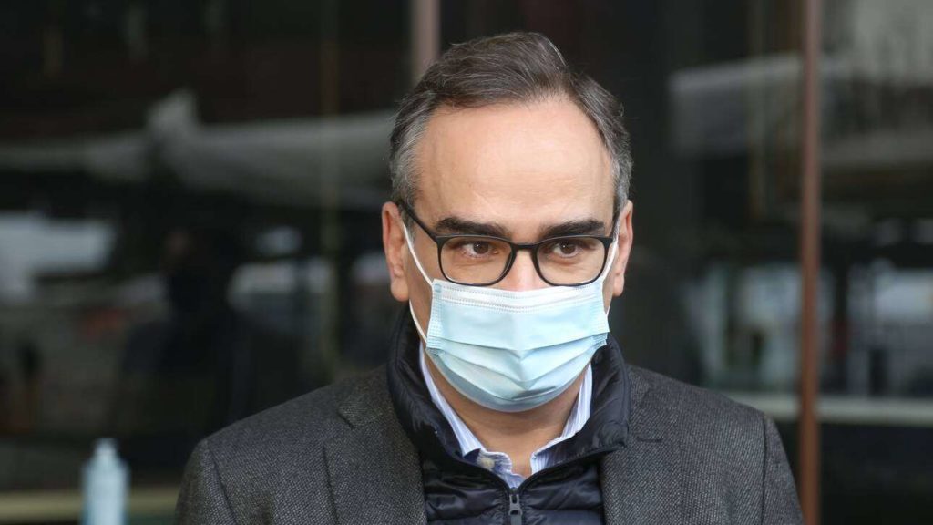 Αντιδράσεις για τις δηλώσεις Κοντοζαμάνη σχετικά με τους θανάτους εκτός ΜΕΘ