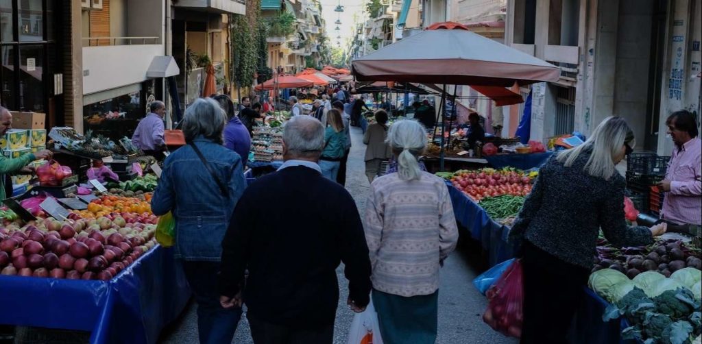 Από Δευτέρα και τα βιομηχανικά είδη στις λαϊκές αγορές