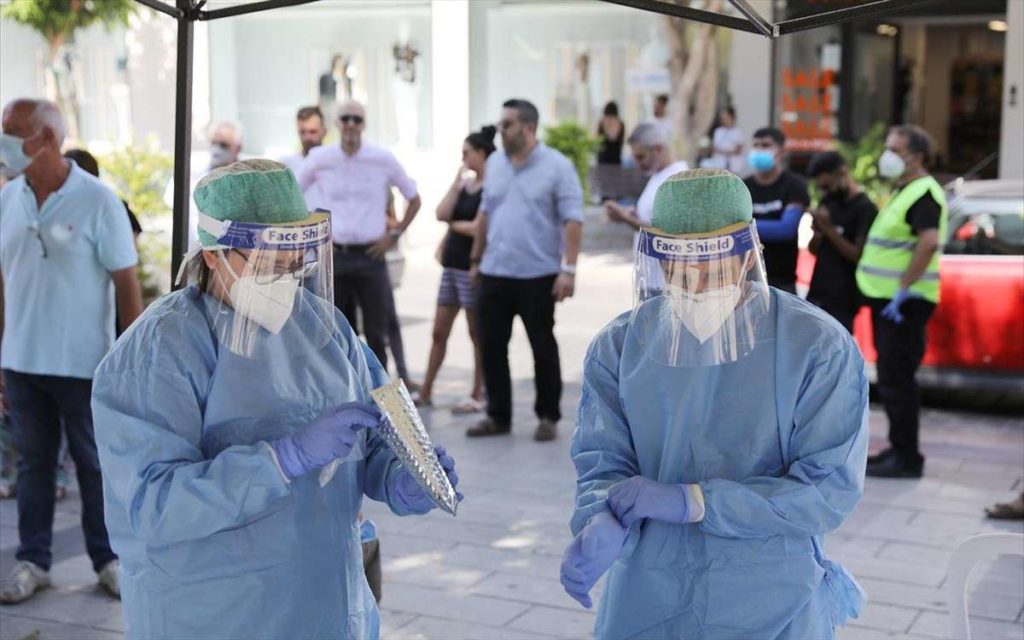 Lockdown στην Κύπρο - Μετακίνηση με SMS, τηλεργασία, κλειστά κομμωτήρια