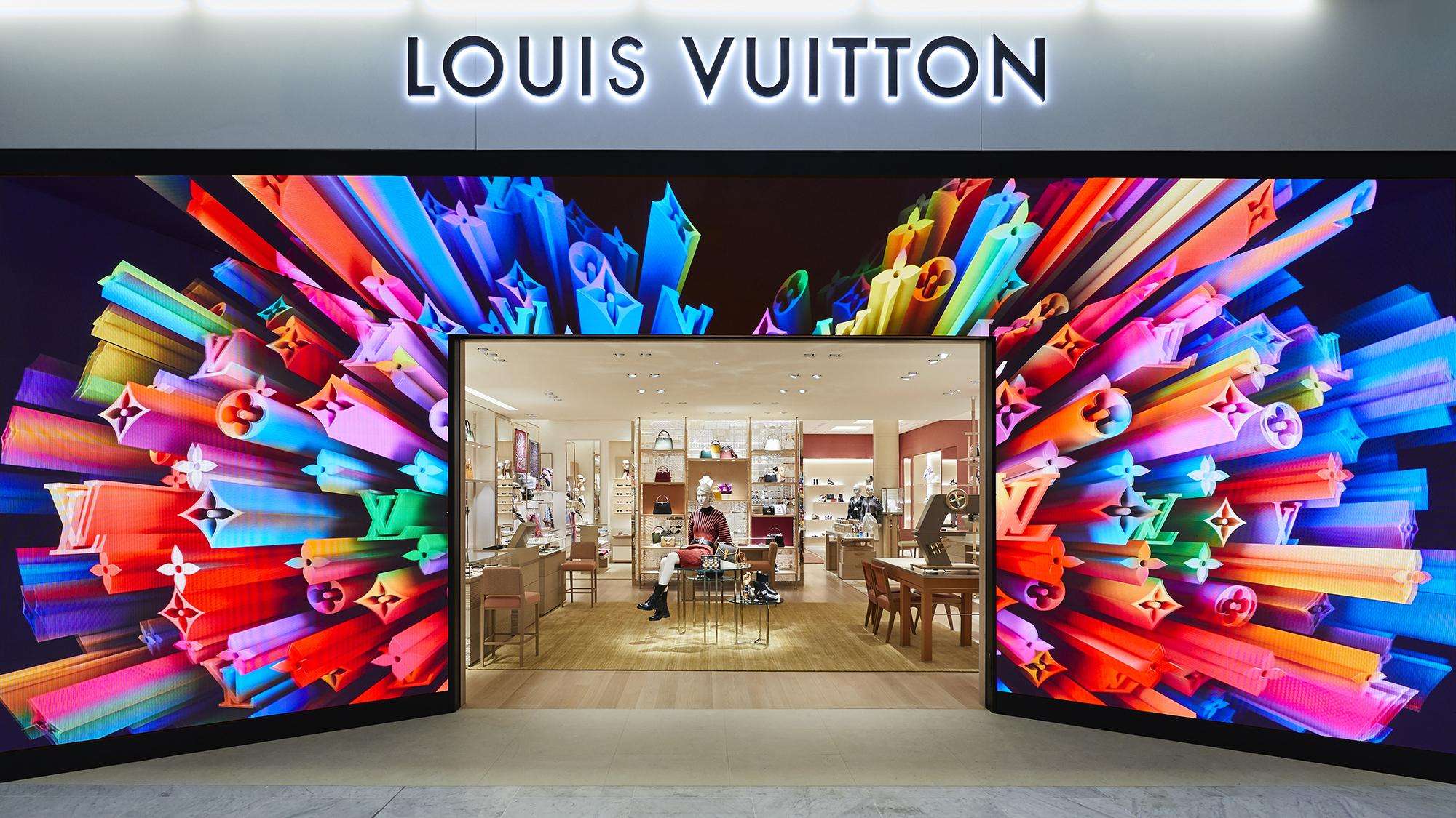 louis-vuitton-stores-fr-louis-vuitton-charles-de-gaulle-t2ac–StFi_Louis_Vuitton_Charles_de_Gaulle_1_DI3