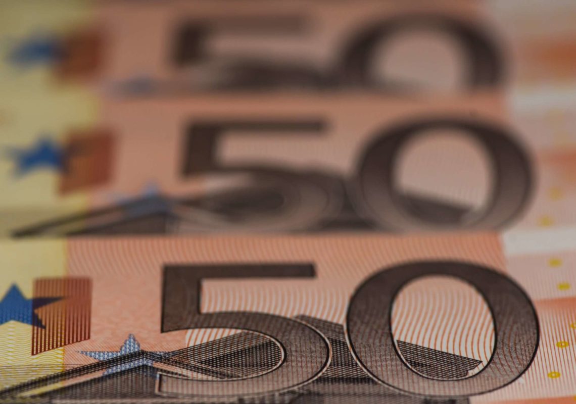 Στα 663 ευρώ αυξάνεται ο κατώτατος μισθός από 1η Ιανουαρίου