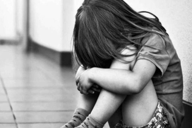 Νηπιαγωγός έβγαλε στο κρύο 4χρονο κοριτσάκι για τιμωρία