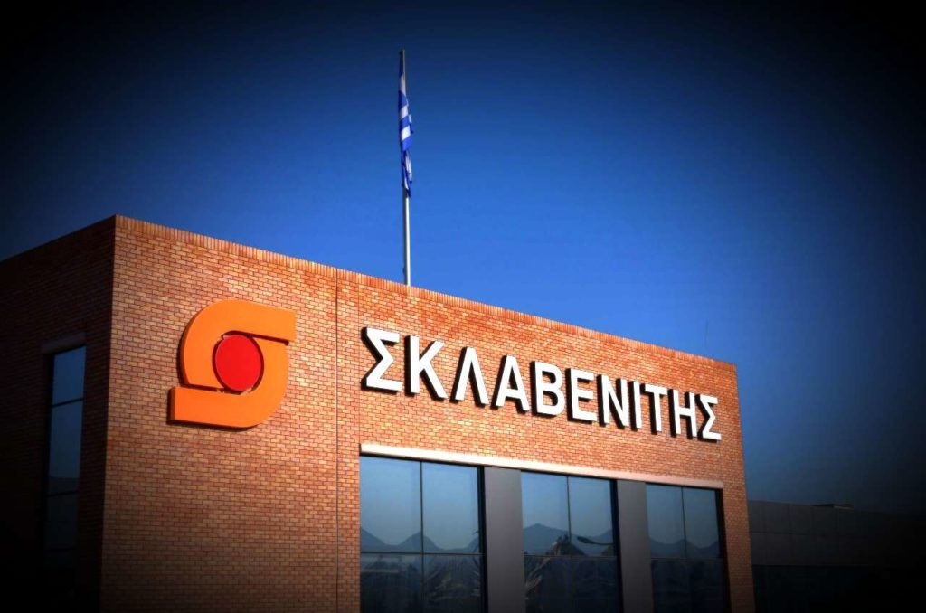 Σκλαβενίτης: Αύξηση στον κατώτατο μισθό των εργαζομένων στα 960 ευρώ