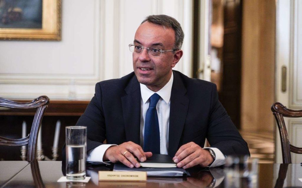 τα μηδενικά ενοίκια για όσες εταιρείες έχουν παραμείνει κλειστές τον Ιανουάριο με κρατική εντολή, επίδομα 534 ευρώ σε όσους εργαζόμενους δεν εργαστούν τον Ιανουάριο και νέα επιστρεπτέα προκαταβολή ύψους 1,5 δισ. ευρώ.