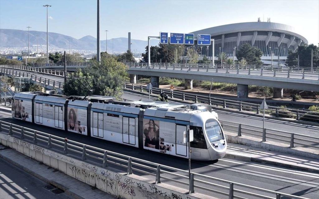 Σε τετράωρη στάση εργασίας προχωρούν οι ηλεκτροδηγοί του τραμ