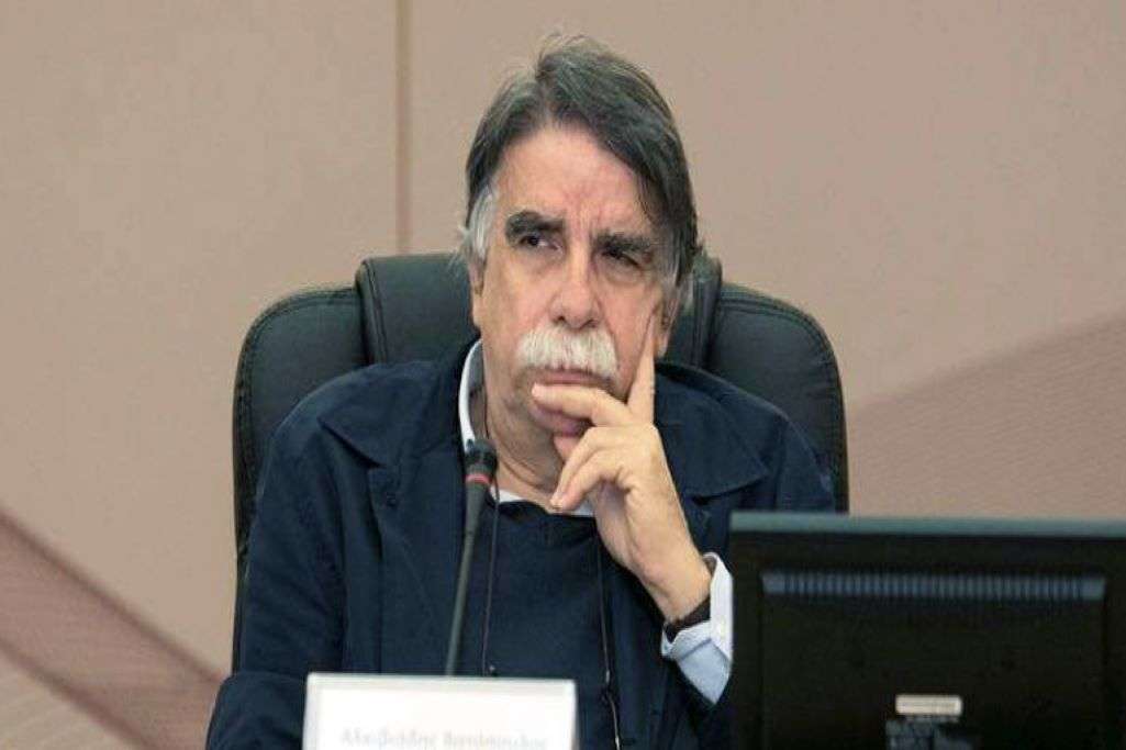Βατόπουλος: Όχι ανεμβολίαστοι στα οικογενειακά τραπέζια - Τι θα γίνει με τα σχολεία