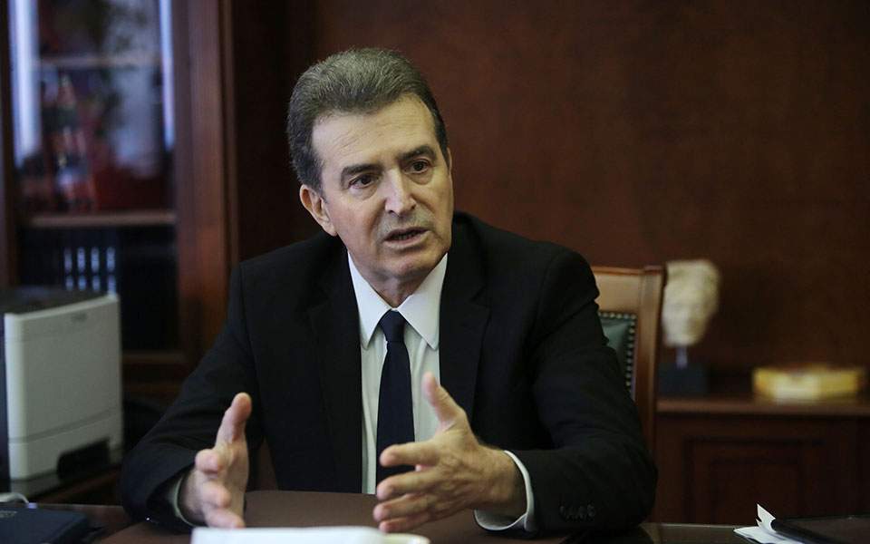Χρυσοχοΐδης: Θεωρίες συνωμοσίας της αντιπολίτευσης ο περιορισμός των δημοσιογράφων στις πορείες