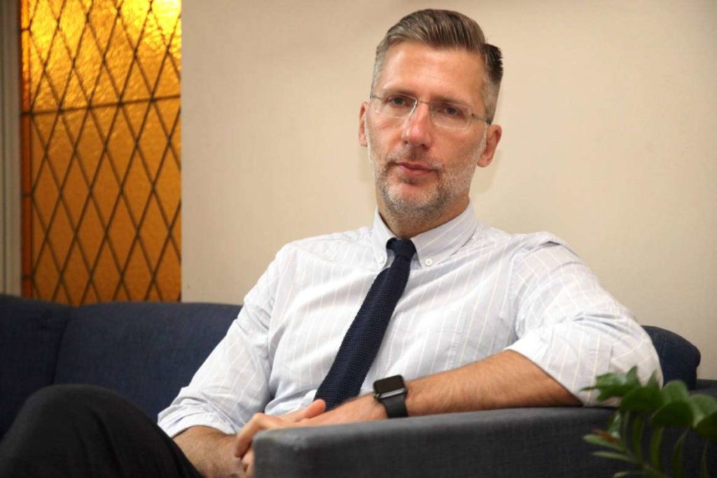 Ακης Σκέρτσος: Απαντάει στις επικρίσεις για τον εμβολιασμό και το πρόγραμμα «Ελευθερία»