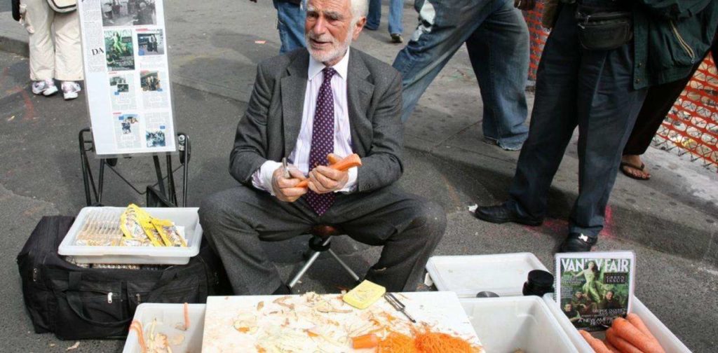 Ο πλανόδιος πωλητής που είχε πολυκατοικίες και έμενε σε διαμέρισμα στο Μανχάταν