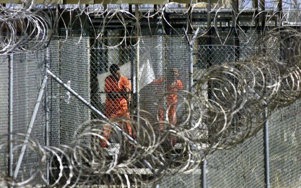 Επιχειρεί να κλείσει τη φυλακή του Γκουαντάναμο ο Μπάιντεν