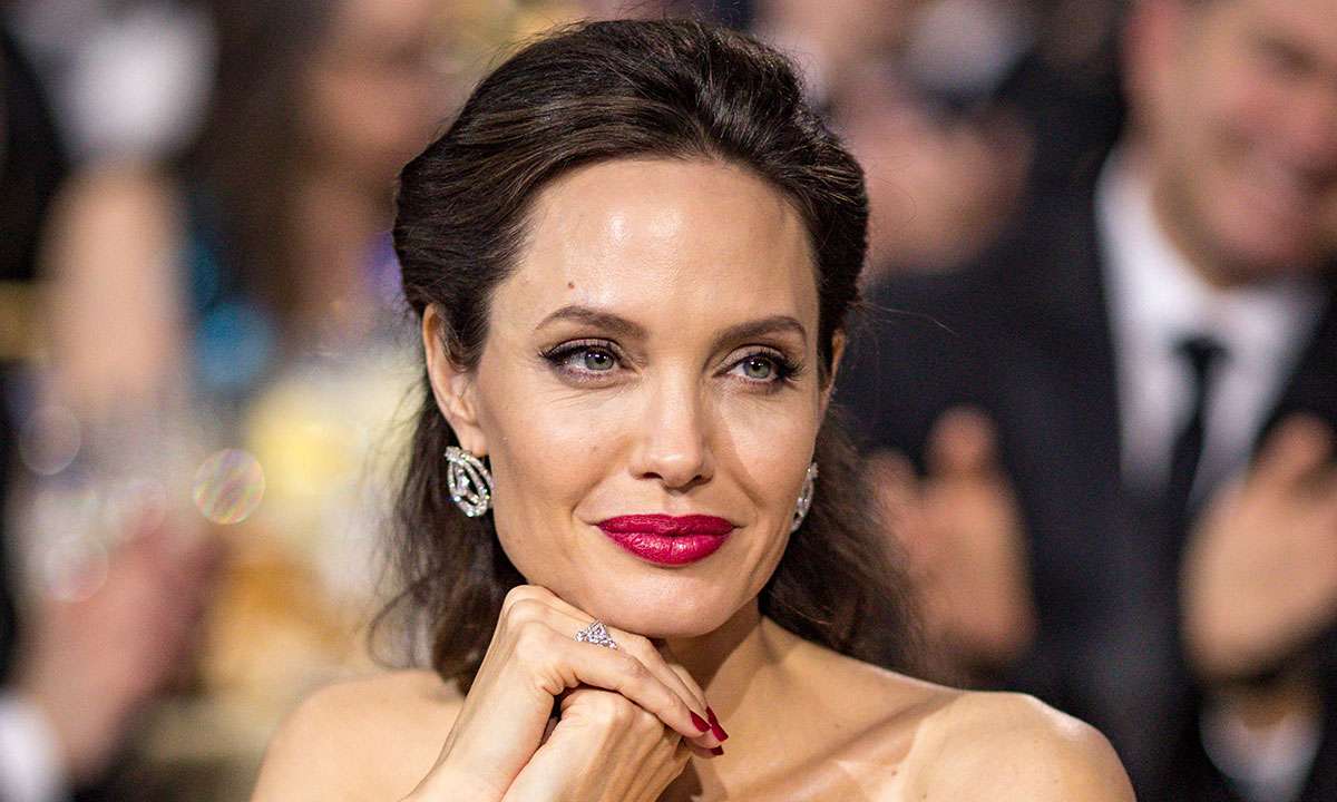 Angelina Jolie: Δημοπρατεί πίνακα του Winston Churchill