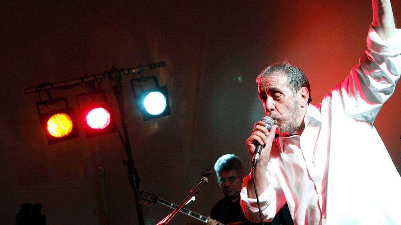 Πέθανε ο αγαπημένος τραγουδιστής Αντώνης Καλογιάννης