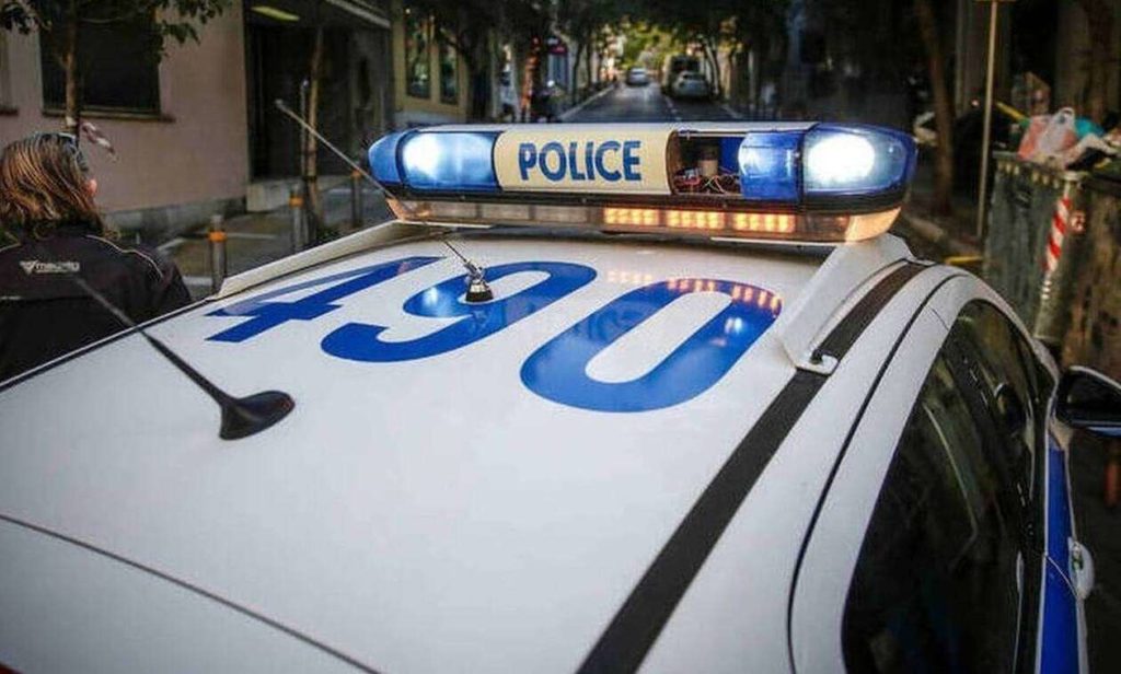 Κολωνάκι: Ξυλοκόπησαν άγρια τρανσέξουαλ μέσα στο σπίτι του και τον λήστεψαν