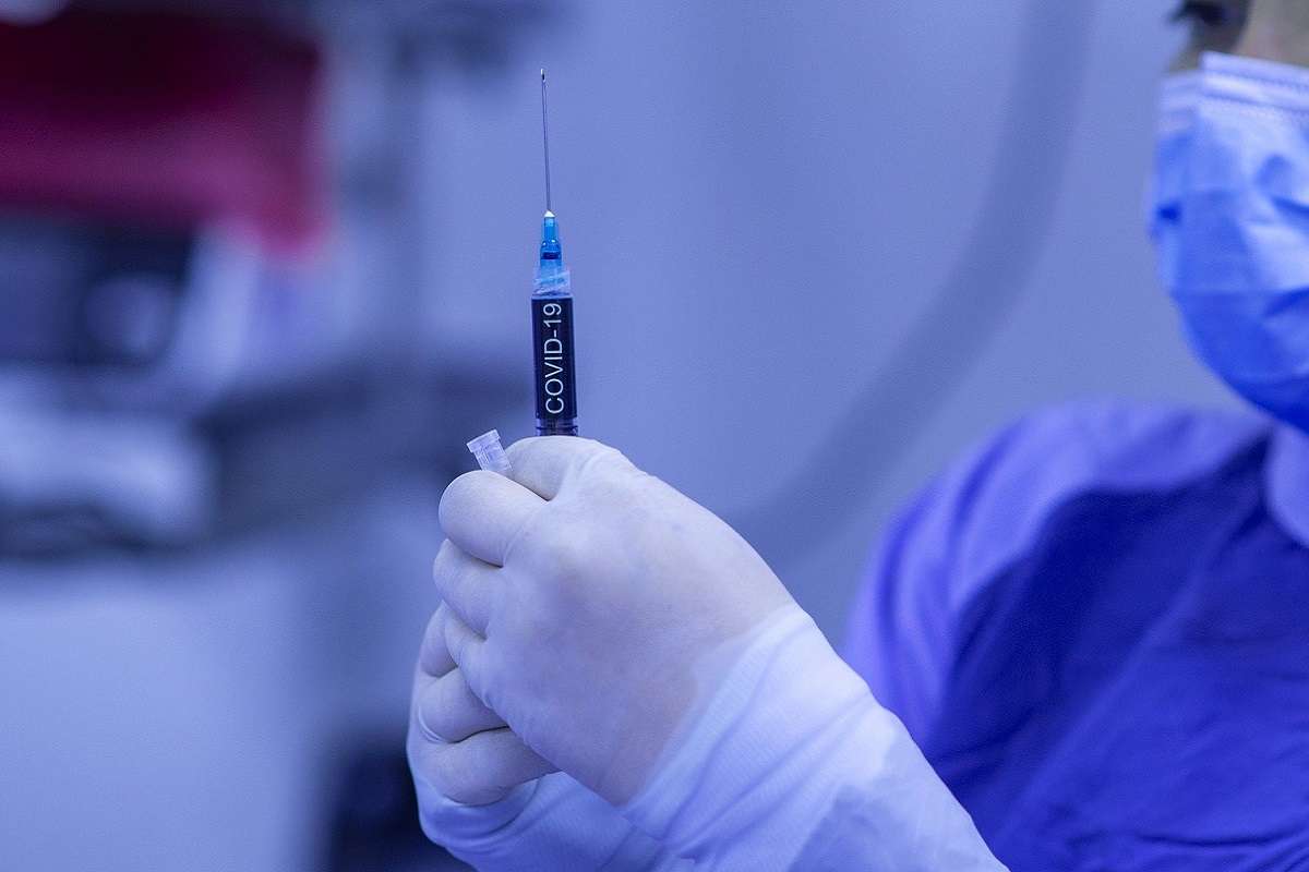 Μόσιαλος: Εξαιρετικά τα ισραηλινά δεδομένα για την αποτελεσματικότητα του εμβολίου της Pfizer