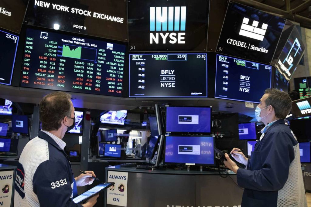 Σε ιστορικά υψηλά ο Dow Jones στις 31.600 μονάδες