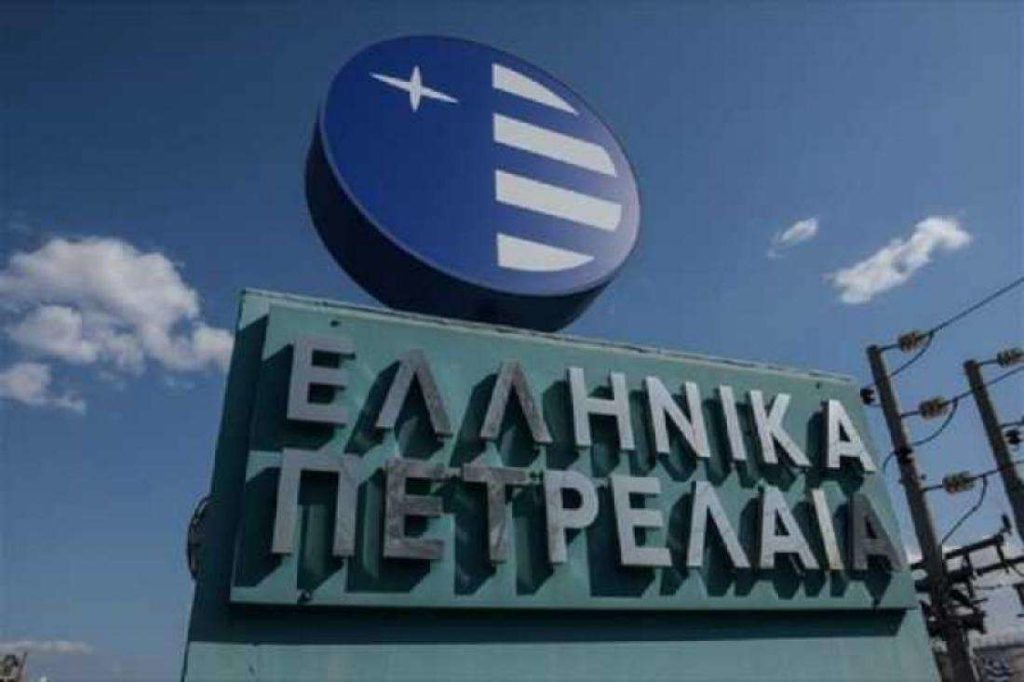 O όμιλος Λάτση εξετάζει το ενδεχόμενο της αποεπένδυσης από τα ΕΛ.ΠΕ. για να στραφεί στο φυσικό αέριο