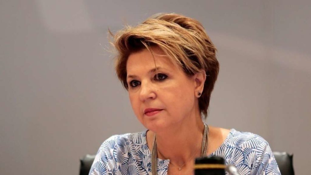 Πώς δικαιολόγησε η Γεροβασίλη την επίθεση στο γραφείο του Αμυρά