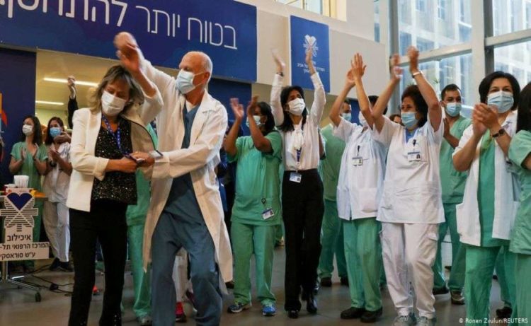 Ισραήλ: Επιστρoφή στην κανονικότητα με 50% εμβολιασμένους πολίτες του