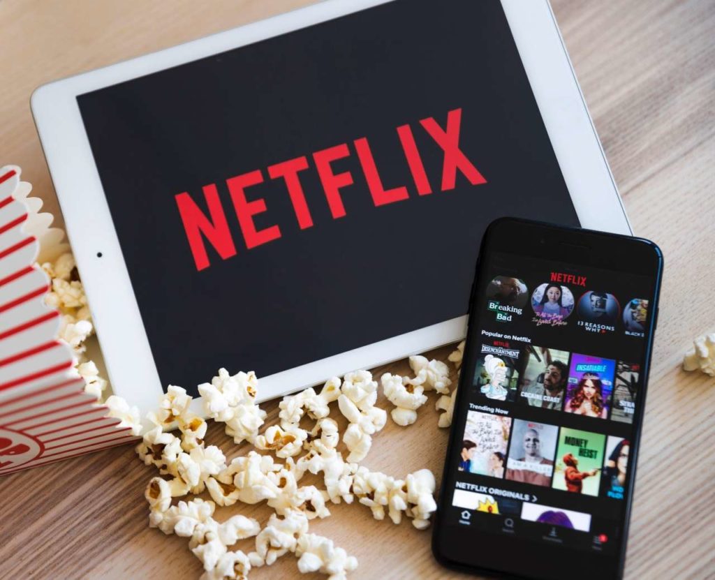 Θα επιβλέπει… Netflix και YouTube το ΕΣΡ