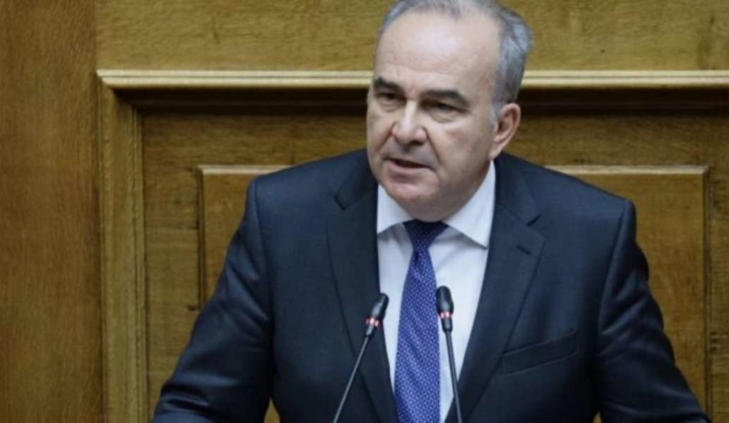 Παπαθανάσης: Η κυβέρνηση επιδιώκει να ανοίξουν όλα τα φυσικά καταστήματα