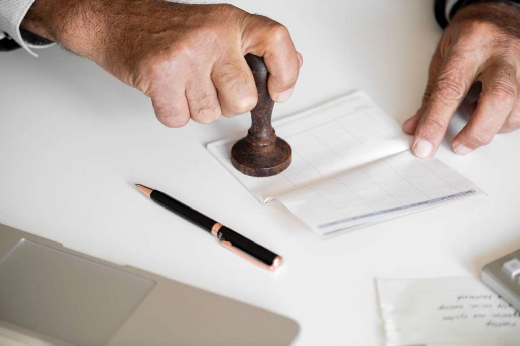 Παράταση 75 ημερών στη λήξη των επιταγών και για τον Μάρτιο