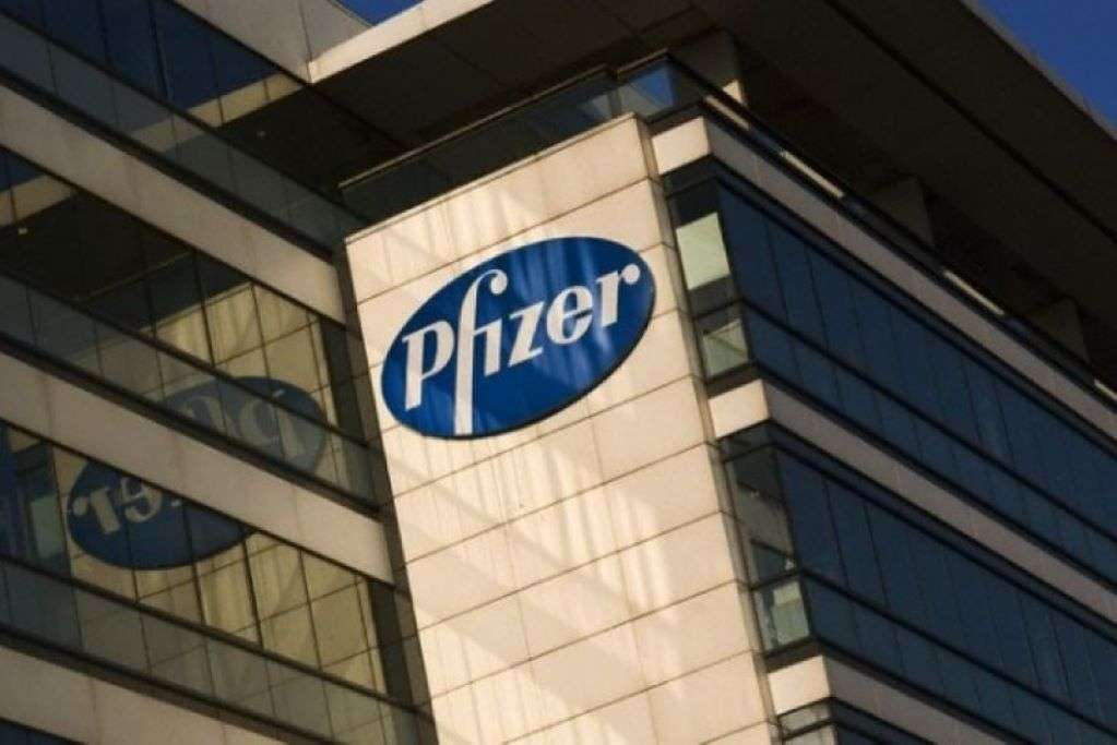 pfizer-farmakeutikos-kolosos